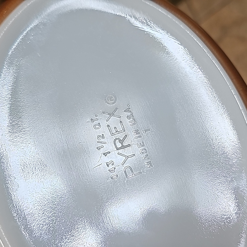 Pyrex baking dish - Picture 3 of 3